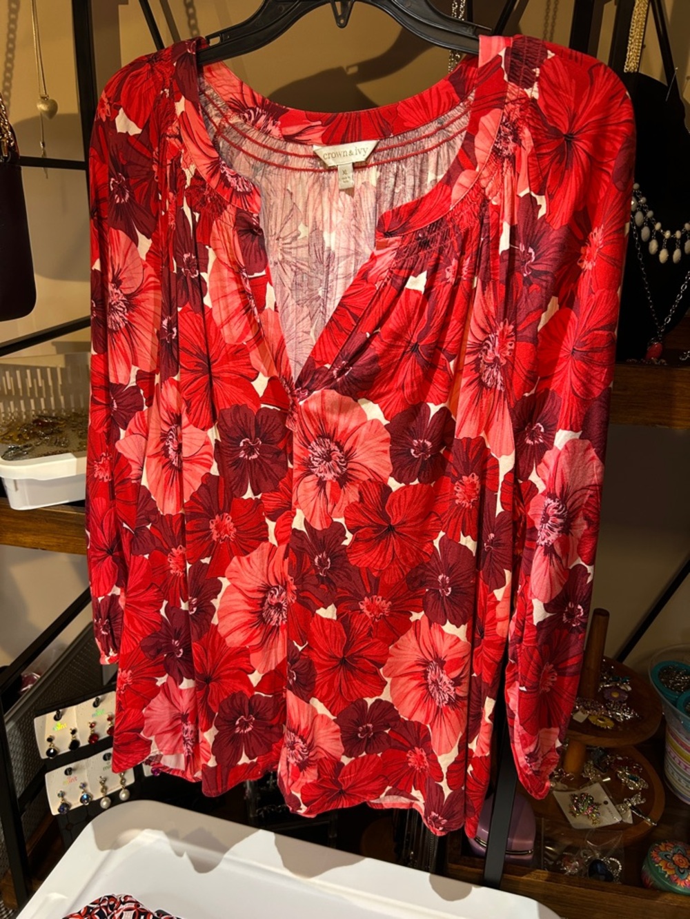 crown & ivy Red/Pink Floral 3/4 Sleeve V-Neck Blouse